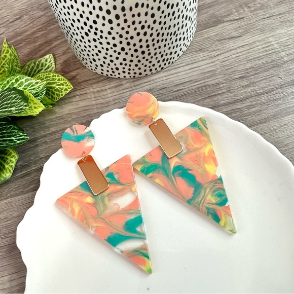 2/$30🌵 Bright Acrylic Triangle Gold Earrings Multicolor Swirl Large Boho NEW - Picture 7 of 12